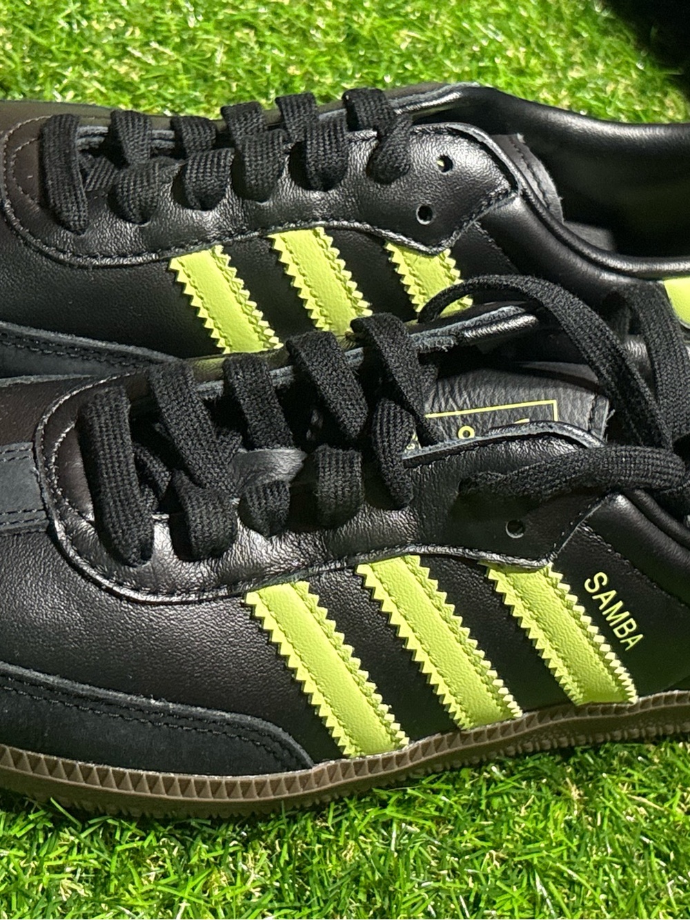 adidas Samba UNISEX Black with Neon Yellow Stripes women’s 7.5, men’s 6.5